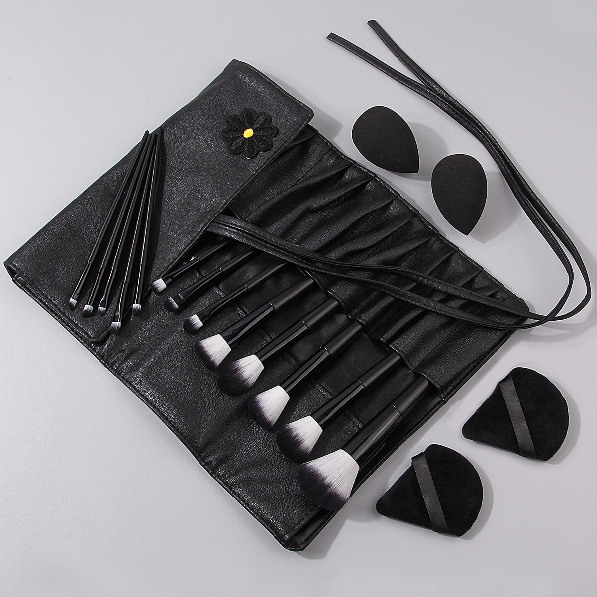 Beginner's soft makeup brush set, loose brush, contouring brush, eyeshadow brush, complete set of brushes, portable strap storage packaging details Picture