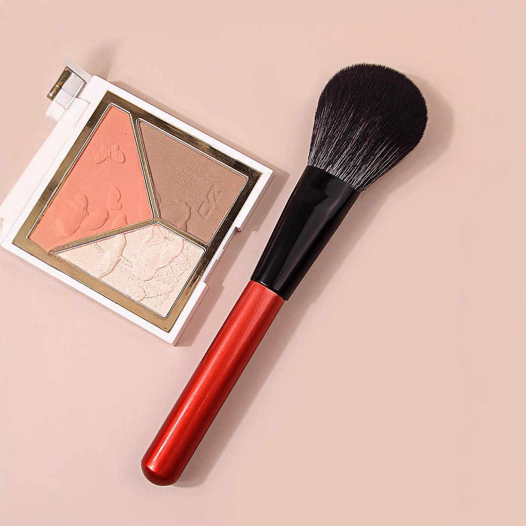 Single tongue-shaped blush refresh model in stock, makeup brush, beauty tool, soft bristle portable setting brush, loose brush full figure