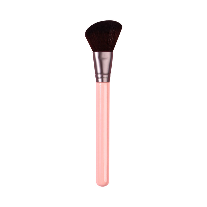 New fluffy slanted wooden handle blush refresh beauty brush in stock wholesale, soft bristle portable loose powder makeup brush Item Picture
