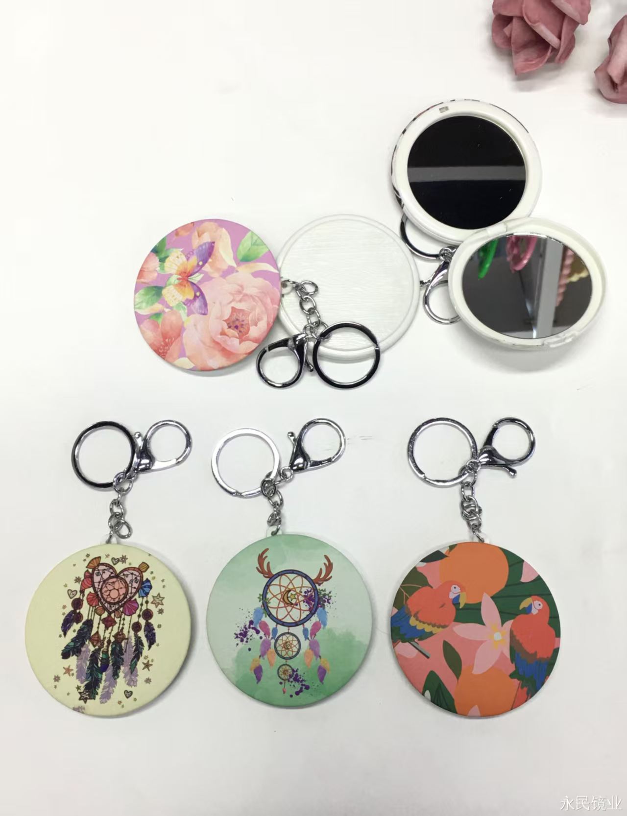 永民镜业501工厂直销多种图案便携小镜子钥匙扣镜化妆镜翻盖折叠镜镜双面镜圆形多功能镜子桌面镜防碎镜子折叠多面镜产品图