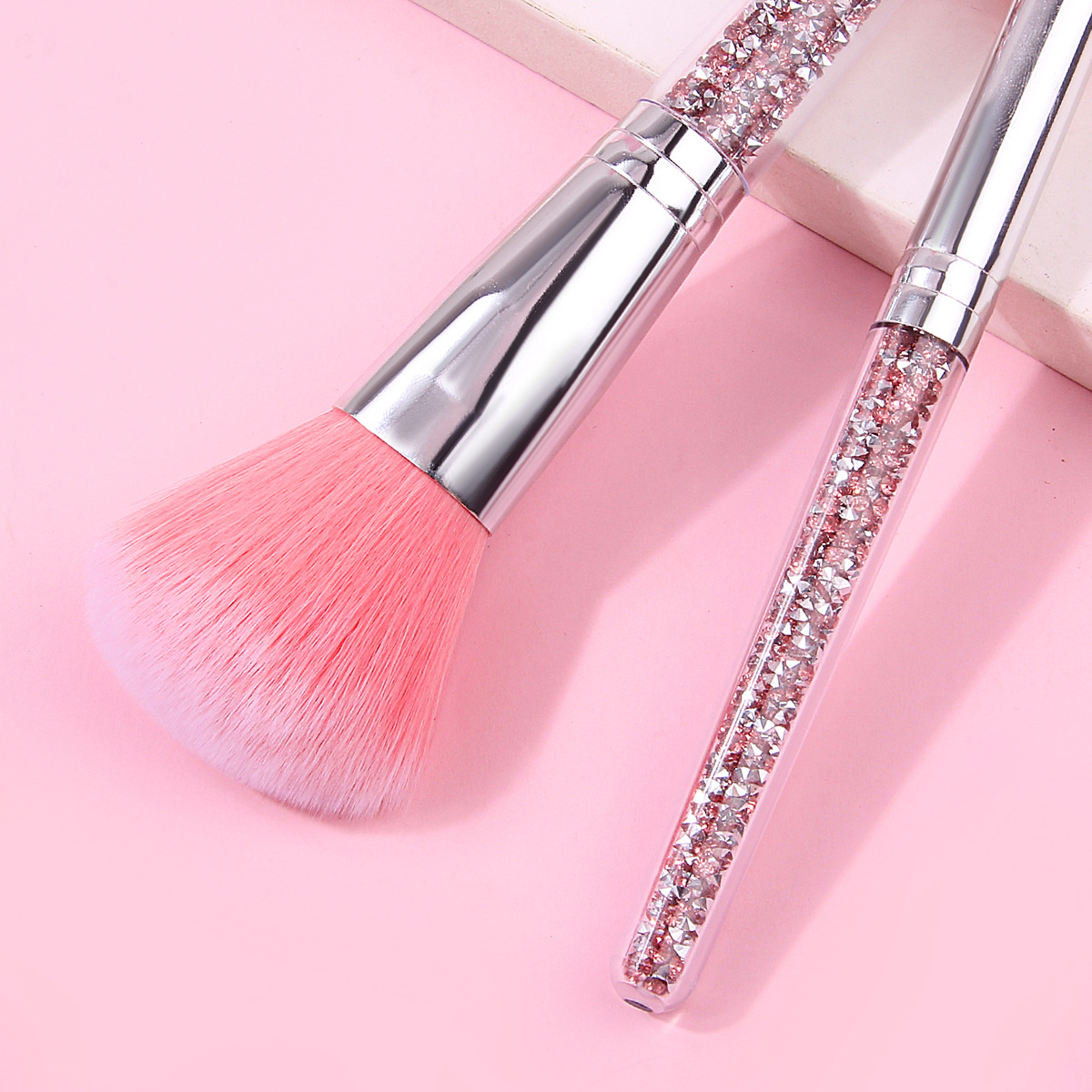 Cross-border best-selling 5 diamond-handled makeup brush sets, pink makeup brushes in makeup buckets, refreshing makeup brushes Specification drawing