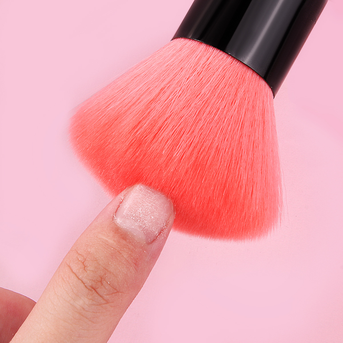 Factory wholesale makeup powder brushes, mushroom-shaped dot color brushes, blush brushes, student alternatives, fairy brushes, portable travel brushes Specification drawing