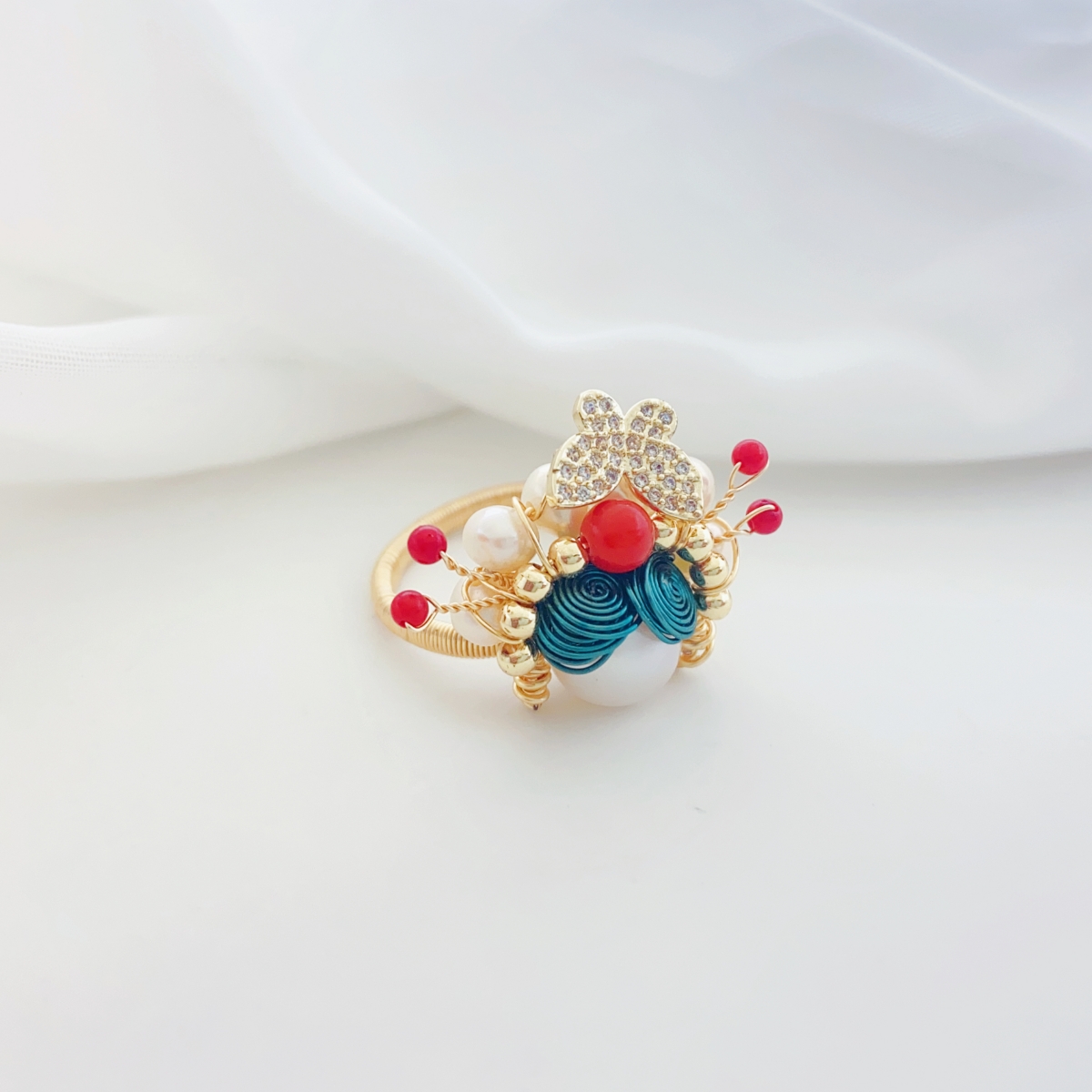 A pink and sweet pearl ring with a female Internet celebrity style, a single-ring fashionable and sweet style, and a unique and trendy decoration ring Specification image