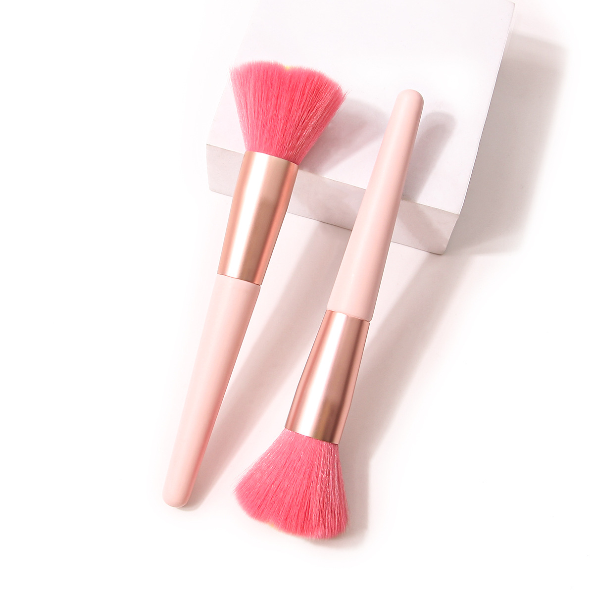 Newly launched flower-shaped loose brush blush brush, irregular-shaped makeup brush, rare facial makeup brush in stock for wholesale details Picture