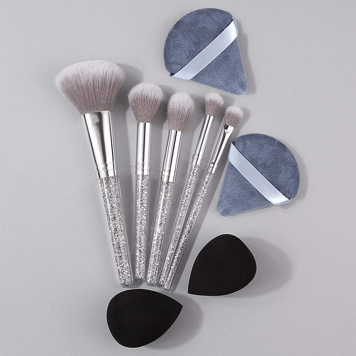 Silver 5-diamond makeup brush set, soft bristle facial makeup brush, dry and wet dual-purpose beauty egg triangle powder puff Application Scenario