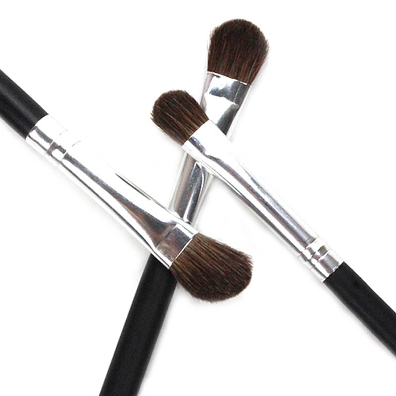 Single horsehair eyeshadow brush, animal hair eye smudging brush, portable makeup tool wholesale, makeup brush details Picture