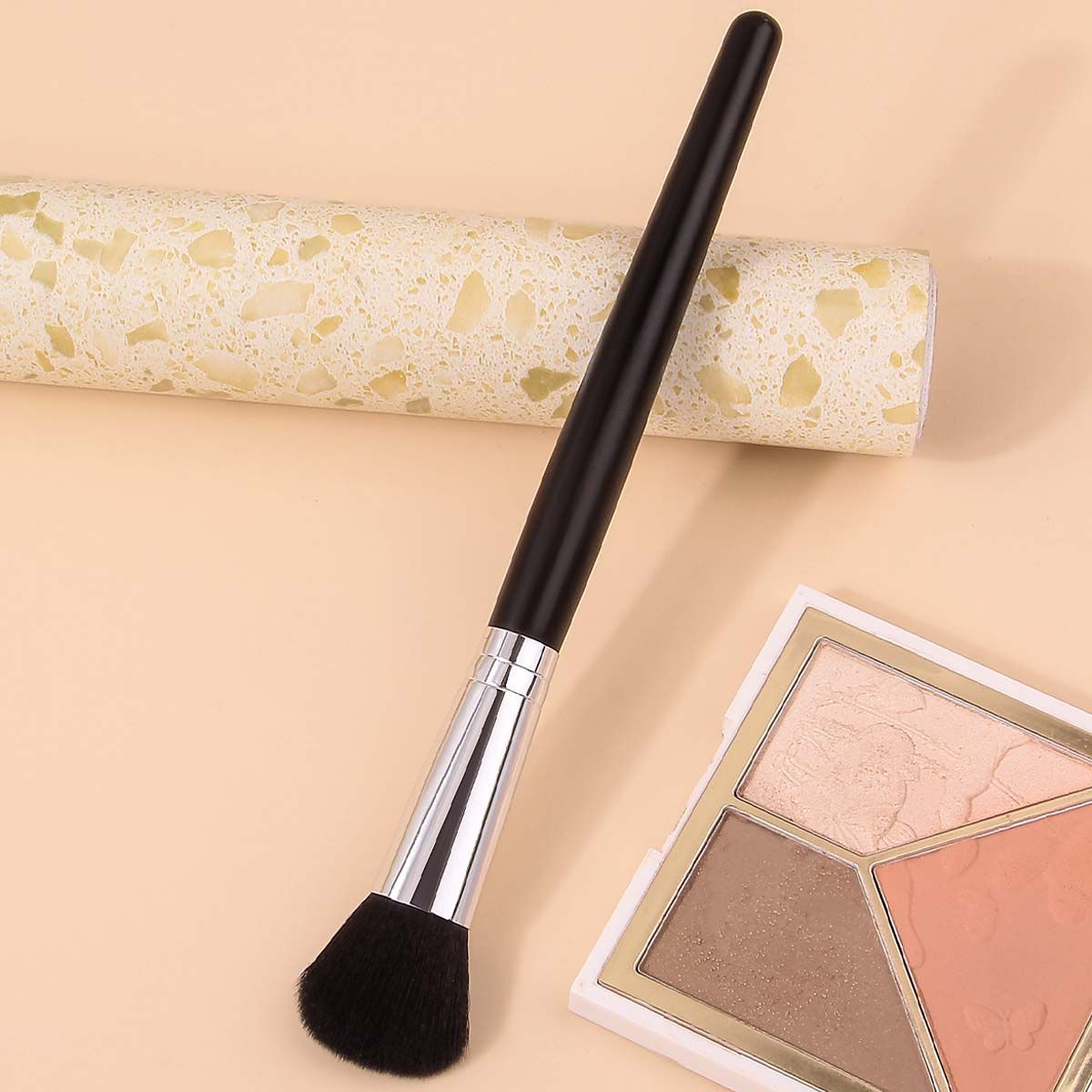 Beginner's small, high-gloss brush, blush brush, powder brush, honey brush, portable soft-bristled facial makeup brush full figure
