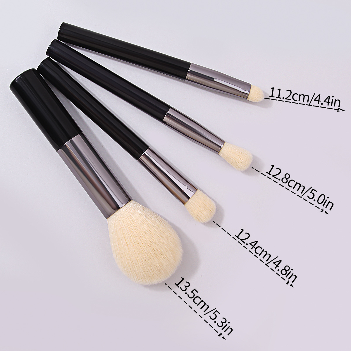Cross-border bestseller: 4-piece portable makeup brush set mini, non-powder soft bristle blush eyeshadow brush, and smudging brush Application Scenario