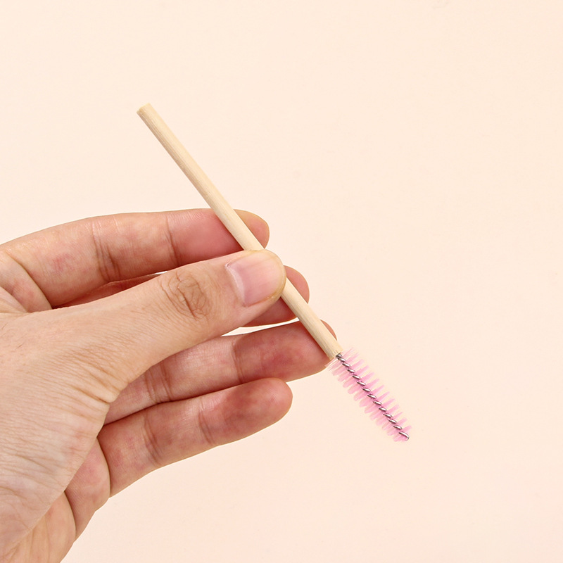 Bamboo-handled mascara brush, eyelash extension tool, disposable eyebrow comb, spiral brush, small brush, colored eyelash curling brush Application Scenario