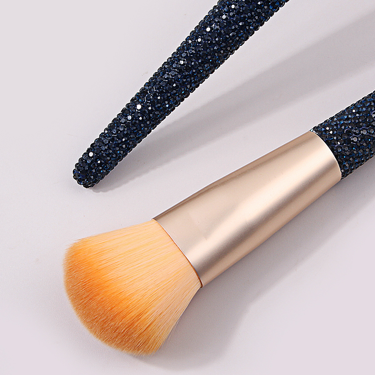 2024 New diamond-encrusted makeup brush, soft loose brush, no powder blush brush, portable and exquisite makeup tool in stock Specification drawing