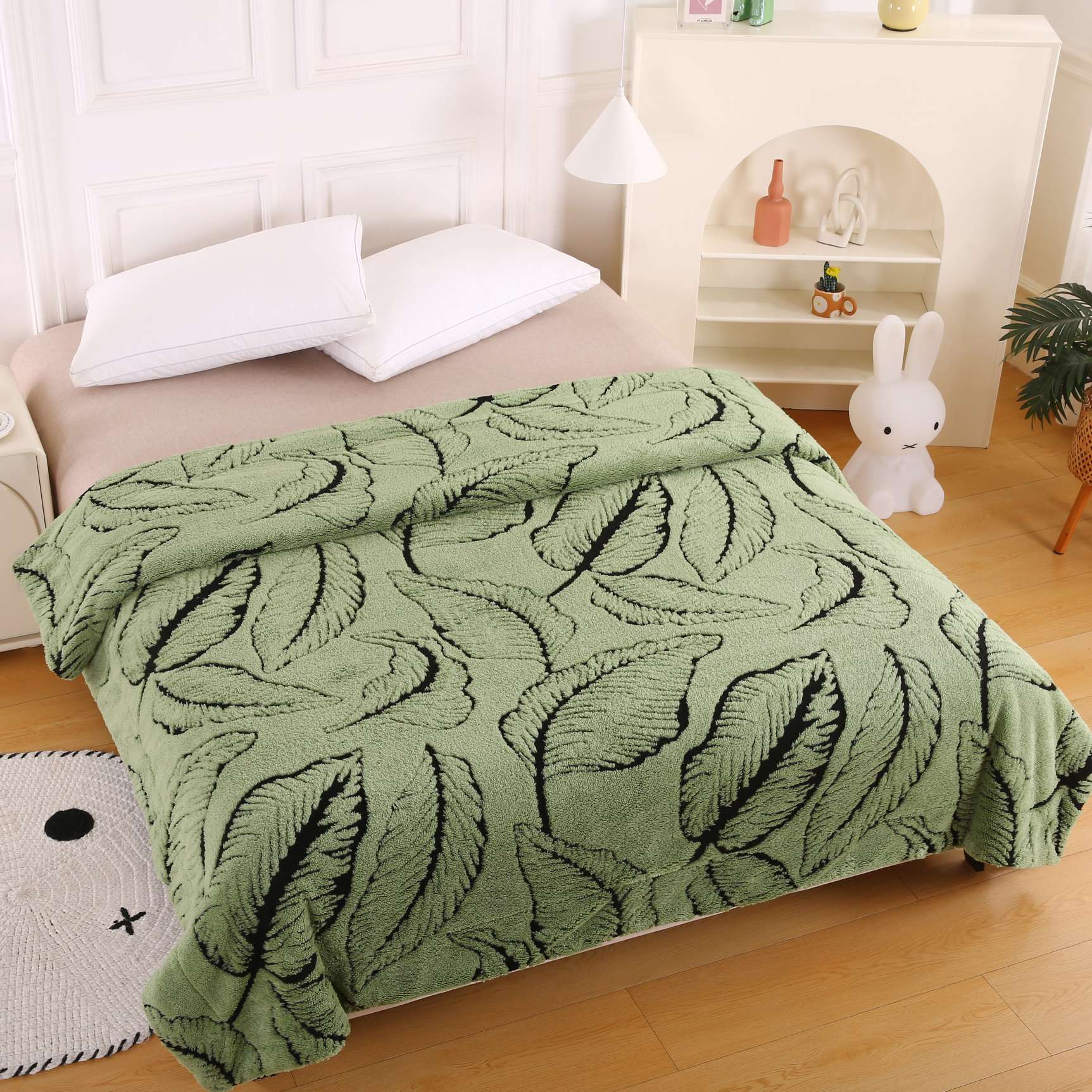 Home textile and chemical fiber blankets, cloud blankets, soft and warm, multiple colors to choose from, comfortable covering blankets, bedding, blankets Specification image