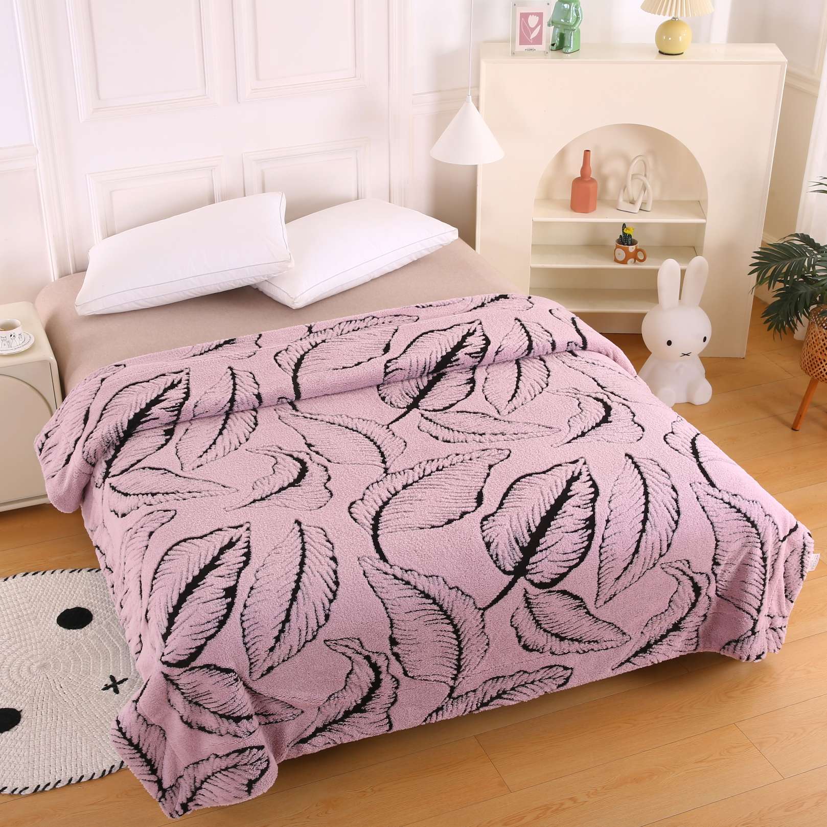 Home textile and chemical fiber blankets, cloud blankets, soft and warm, multiple colors to choose from, comfortable covering blankets, bedding, blankets