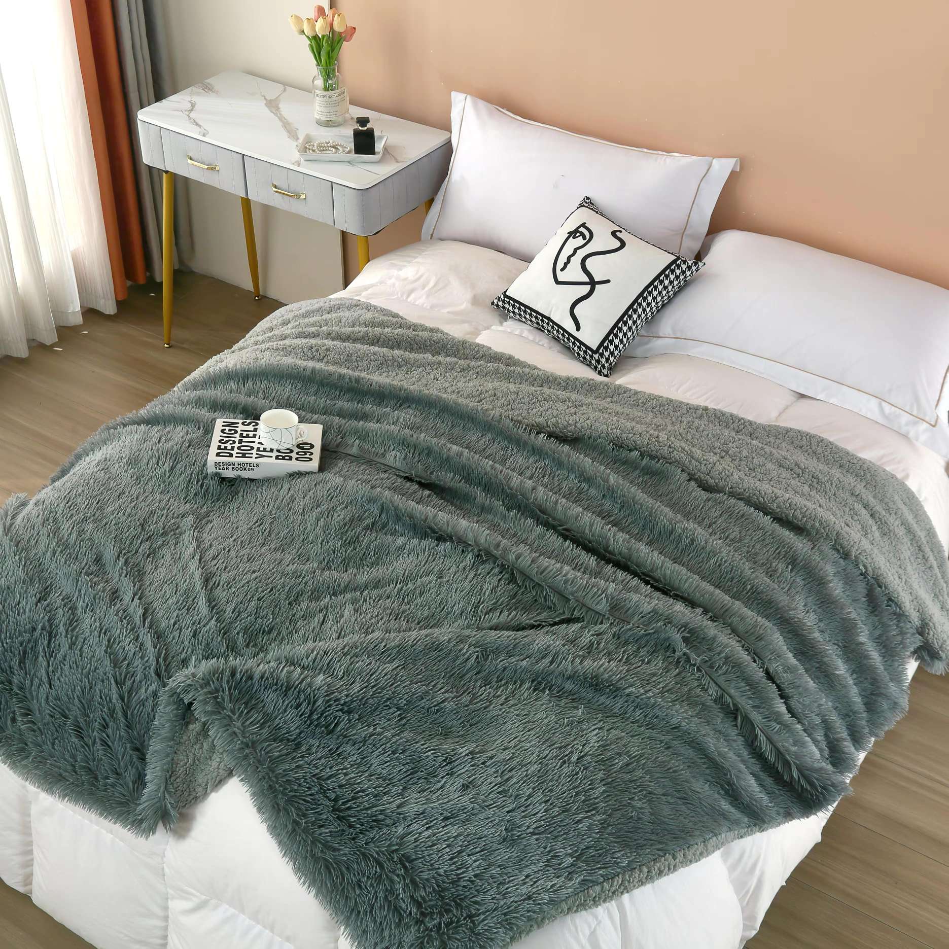 Home textile blankets, synthetic fiber cloud blankets, soft and warm, available in multiple colors, comfortable cover blankets, bed blankets, sheet blankets, blankets Application Scenario