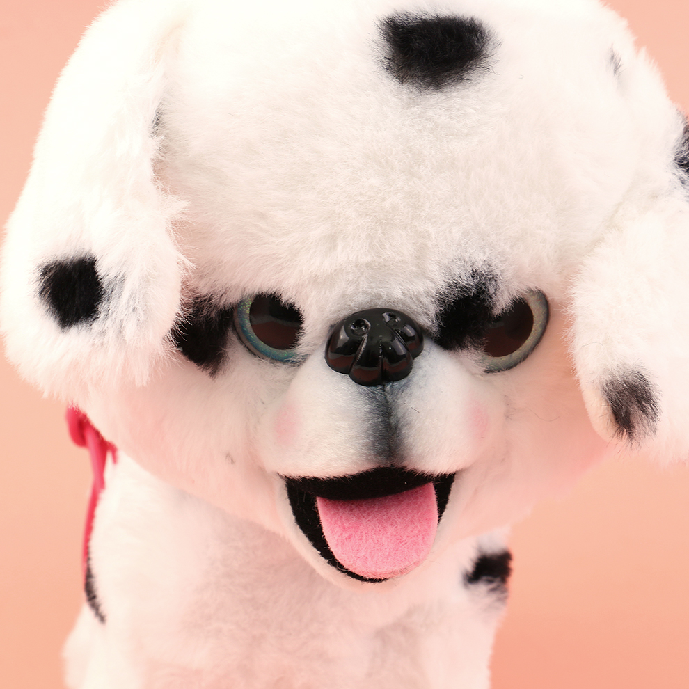 A lively and playful electric plush puppy, accompanying joy and playfulness, recording and saving playful words, singing merrily and playfully, being cute and adorable when being spoiled Application Scenario