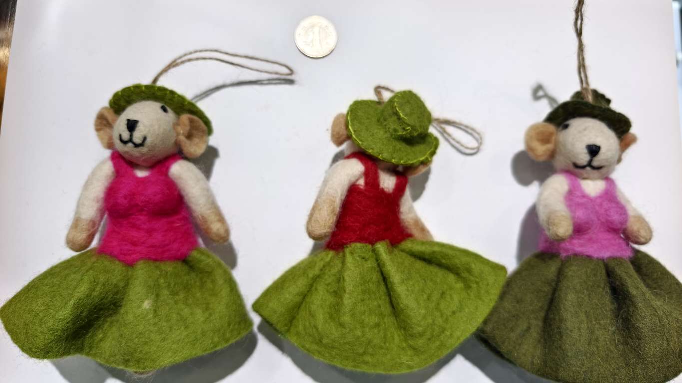 尼泊尔羊毛毡毛绒玩具细节图