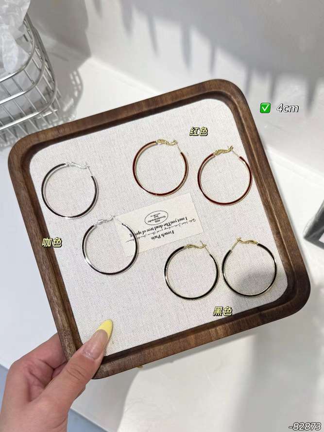 Hong Kong-style textured drop glaze rimmed large circle earrings for women, exaggerated and elegant style, unique and generous earrings, eco-friendly and color-preserving, electroplated with thin open rings