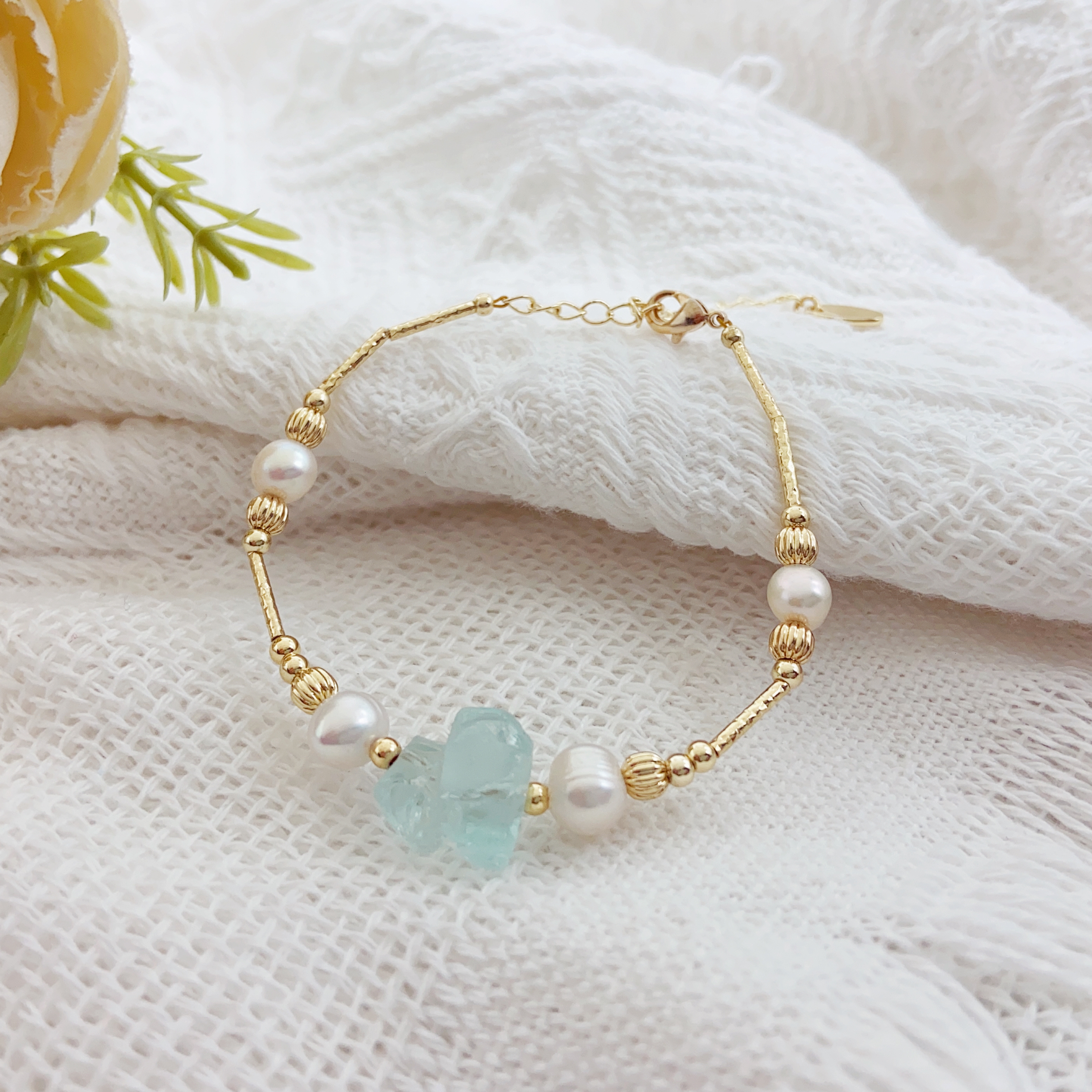 Korean-style pearl bracelet women's fashion bracelet, high-end and personalized accessory bracelet wholesale, suitable for daily wear Specification image
