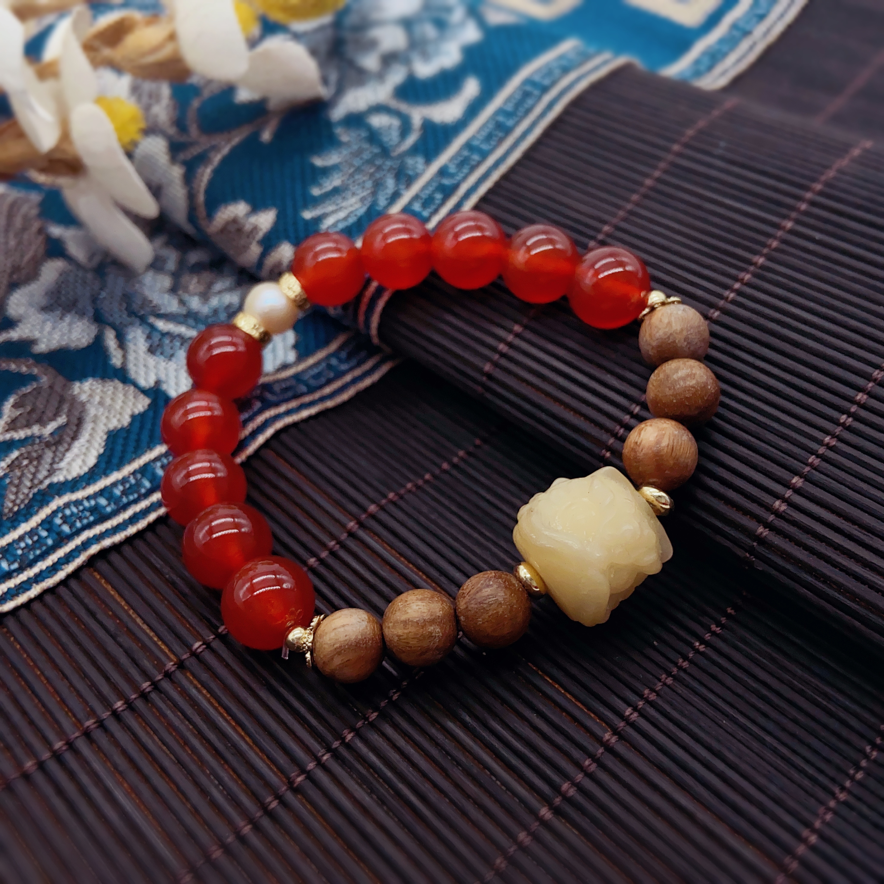 Korean-style pearl bracelet women's fashion bracelet, high-end and personalized accessory bracelet wholesale, suitable for daily wear, parties and banquets Specification image