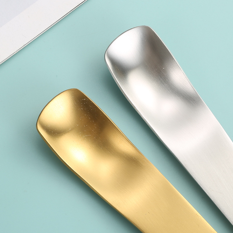 304 stainless steel ice cream spoon, flat cake spoon, dessert spoon, creative seasoning spoon, mixing spoon, cat food spoon Specification drawing