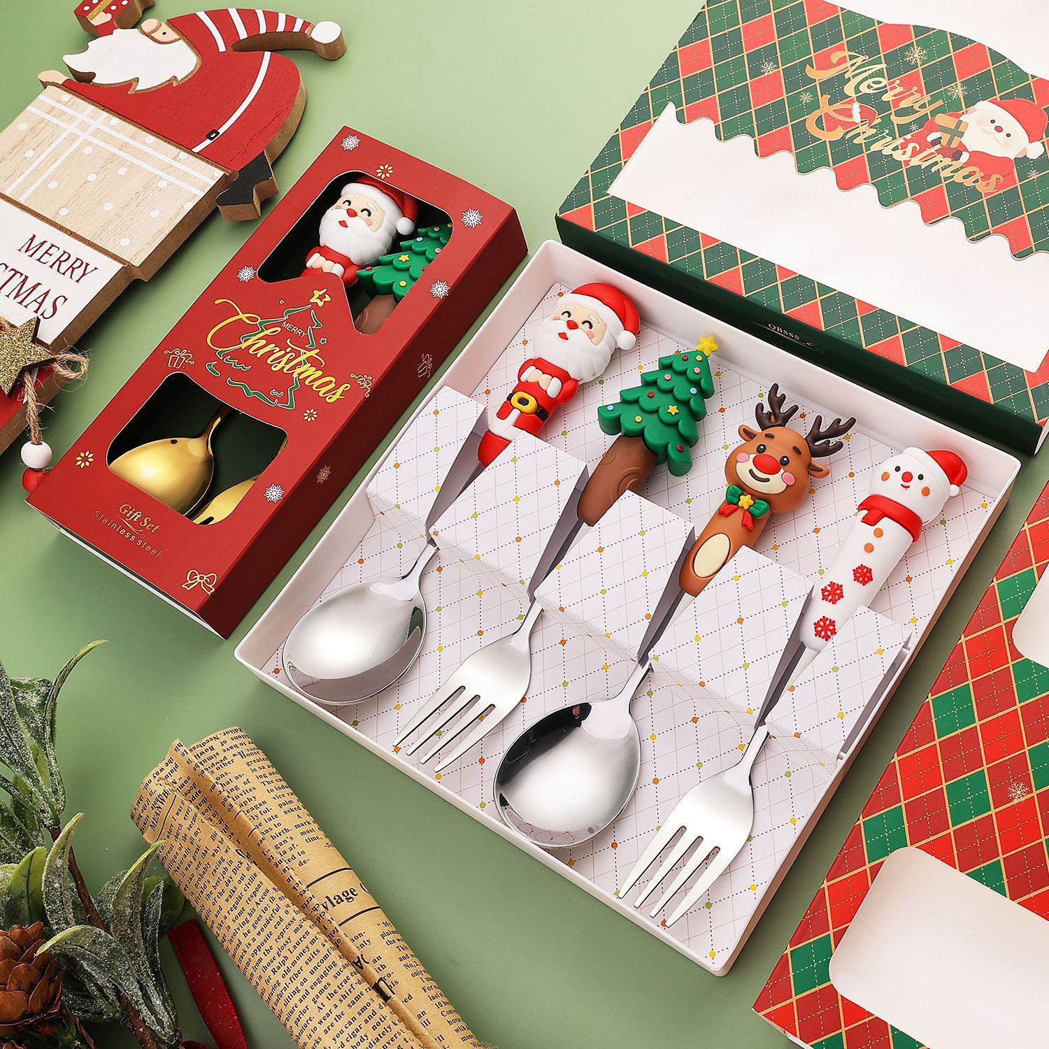 Cross-border Christmas spoon creative tableware doll Dessert spoon and fork Cartoon Christmas tree spoon and fork gift box set full figure