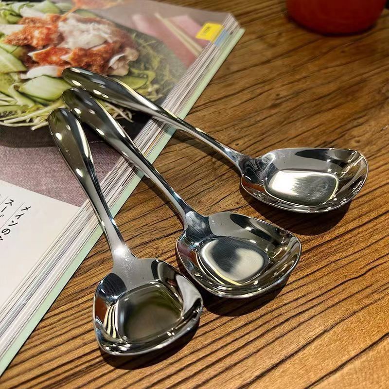 Stainless steel spoons, adult short-handled stainless steel soup spoons, popular flat-bottomed spoons, deep square-head spoons, children's feeding spoons Specification drawing