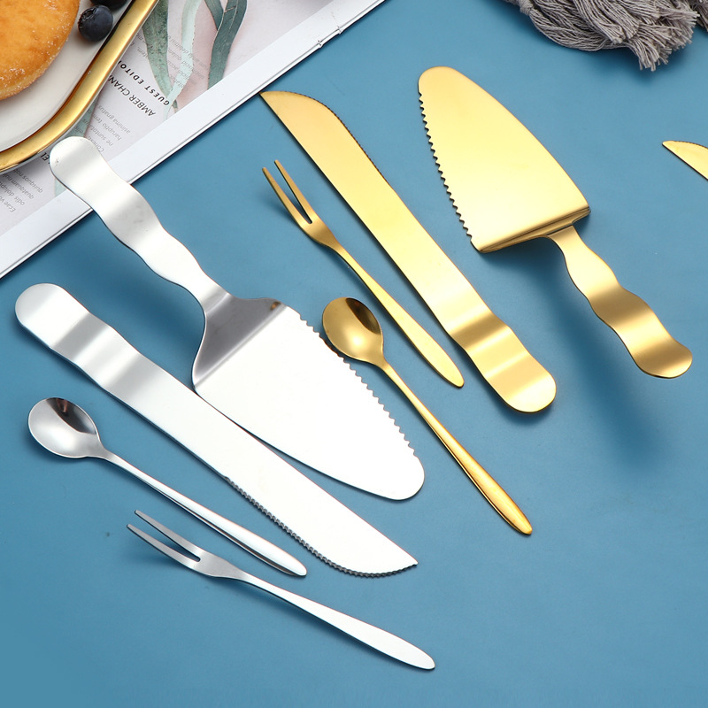 Cross-border stainless steel cake knife and fork set, mooncake knife and fork, ice cream dessert spoon, pizza spatula, kitchen baking knife and fork spatula Application Scenario
