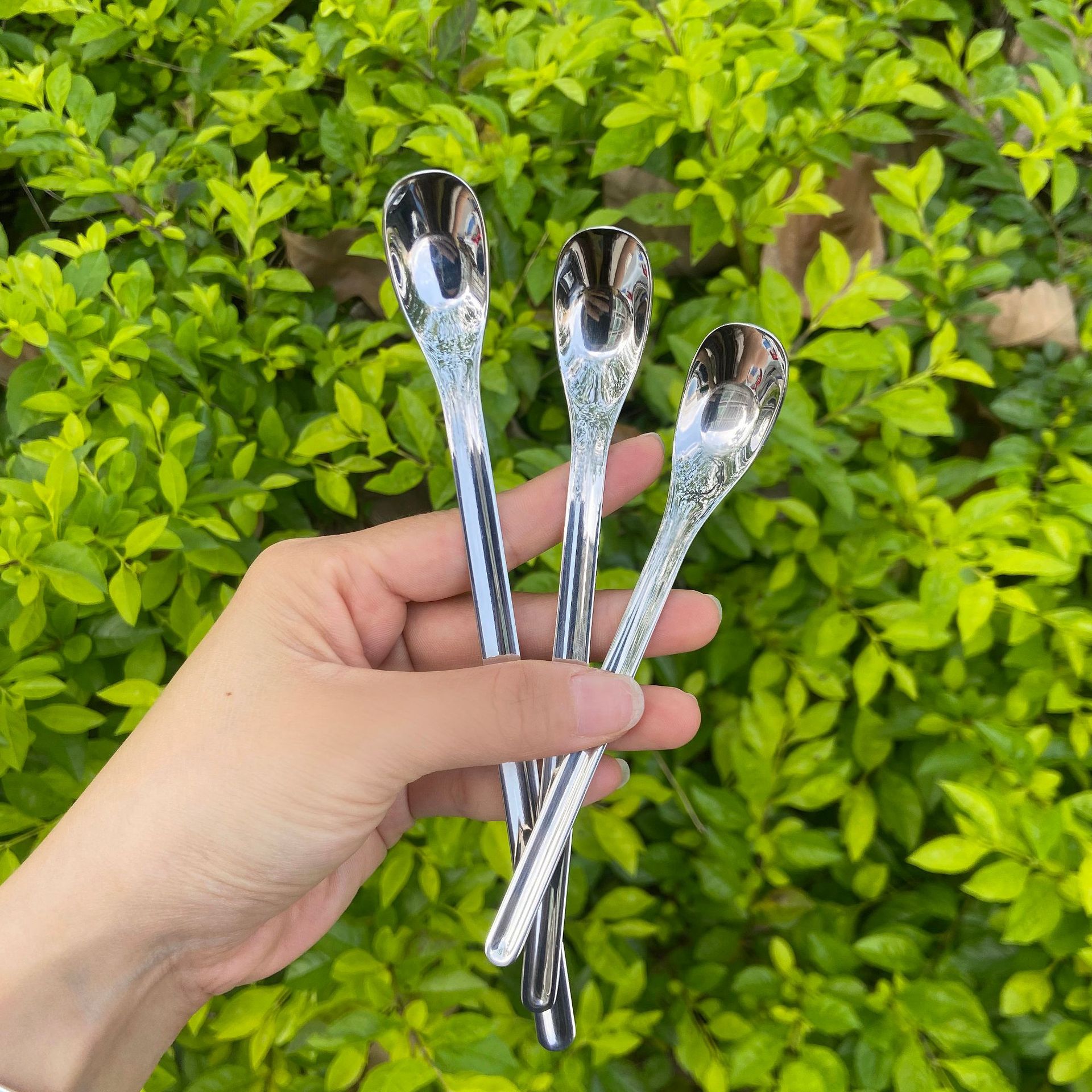 304 stainless steel ingot-shaped spoon, long-handled soup spoon, baby food spoon, coffee blender, household baby feeding spoon Application Scenario