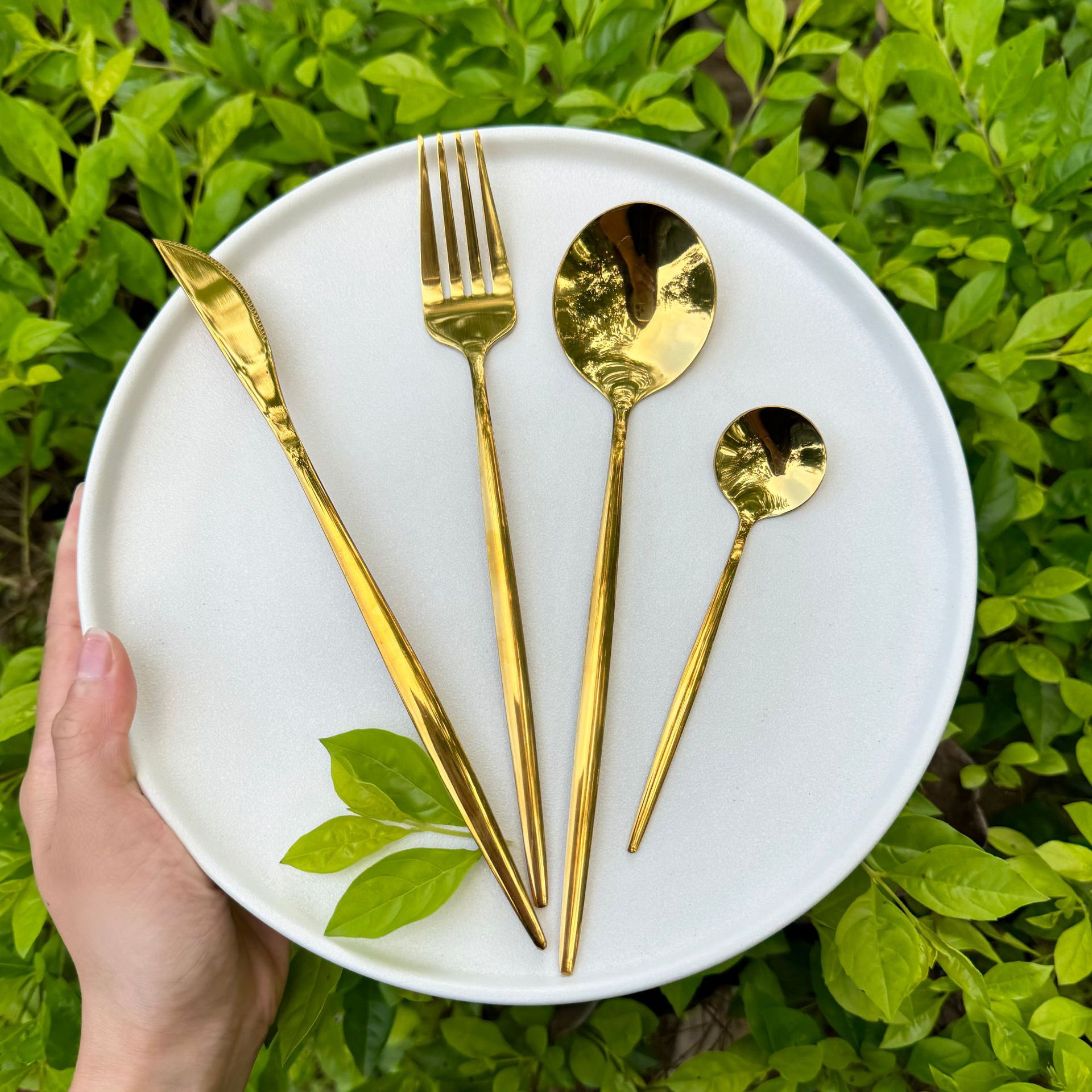 Stainless steel knife, fork and spoon flat Portuguese four-piece dessert spoon, household spoon and fork, hotel Western cuisine steak knife Application Scenario
