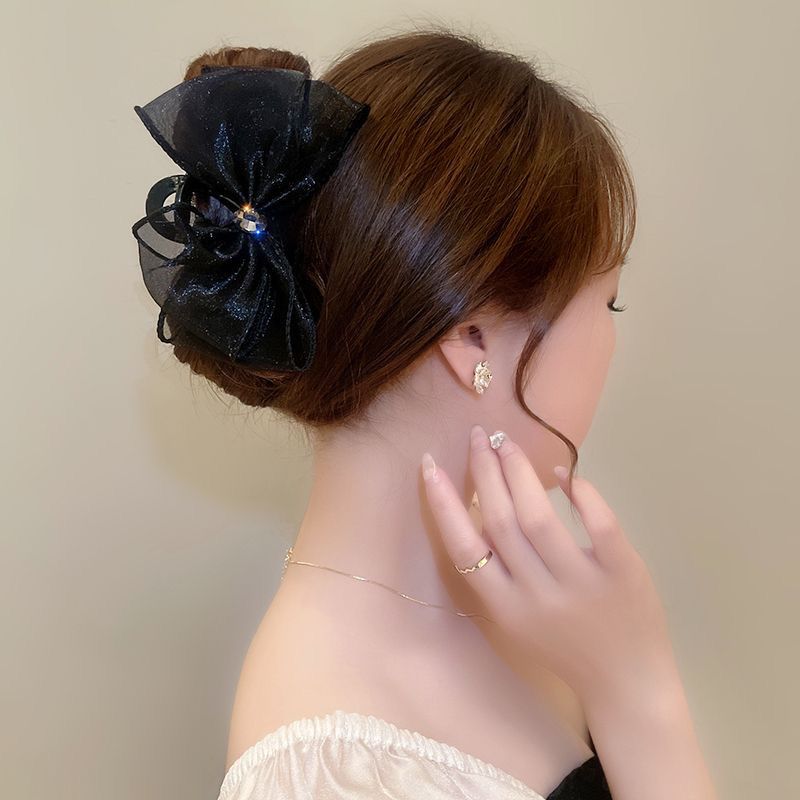 Organza bow diamond-encrusted grabber, large and elegant shark clip, high-end hair clip, women's back head clip, new hair clip detail image 3
