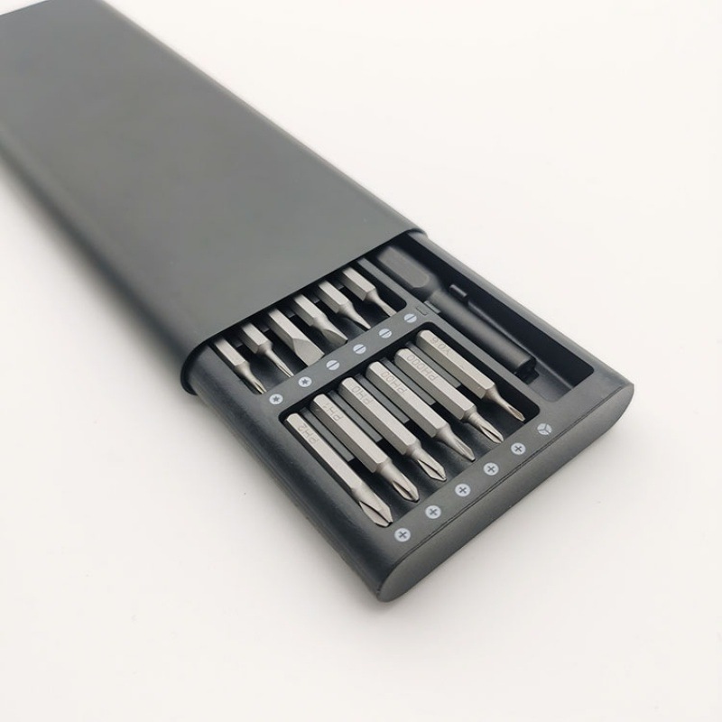Screwdriver set with aluminum shell, 24-in-one precision Xiaomi, Apple and Android disassembly and repair tool, screwdriver s2 bit Application Scenario