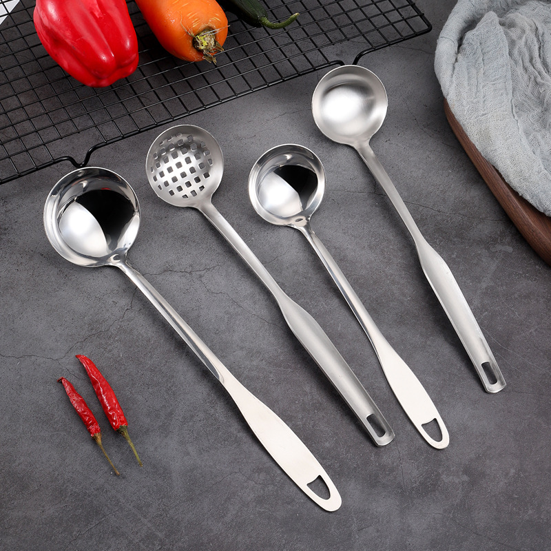 Cross-border stainless steel soup spoon, long-handled soup spoon, porridge spoon, restaurant strainer spoon, hot pot spoon, filter spoon, soup shell, soup strainer Specification drawing