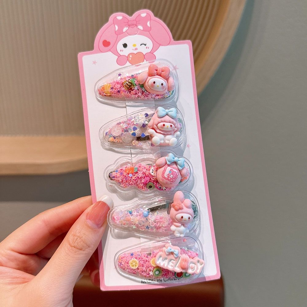 Sequined hairpins, flowing sand cartoon hair accessories, Sanrio hairpins, baby hair clips, bangs, children's cute headwear, children's hair accessory set Application Scenario