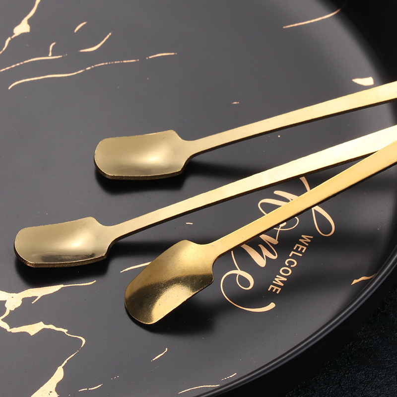 Factory direct sales of stainless steel spoons, golden square-head spoons, ice spoons, medicine spoons, long-handled coffee spoons, glass cups, and mixing spoons Application Scenario