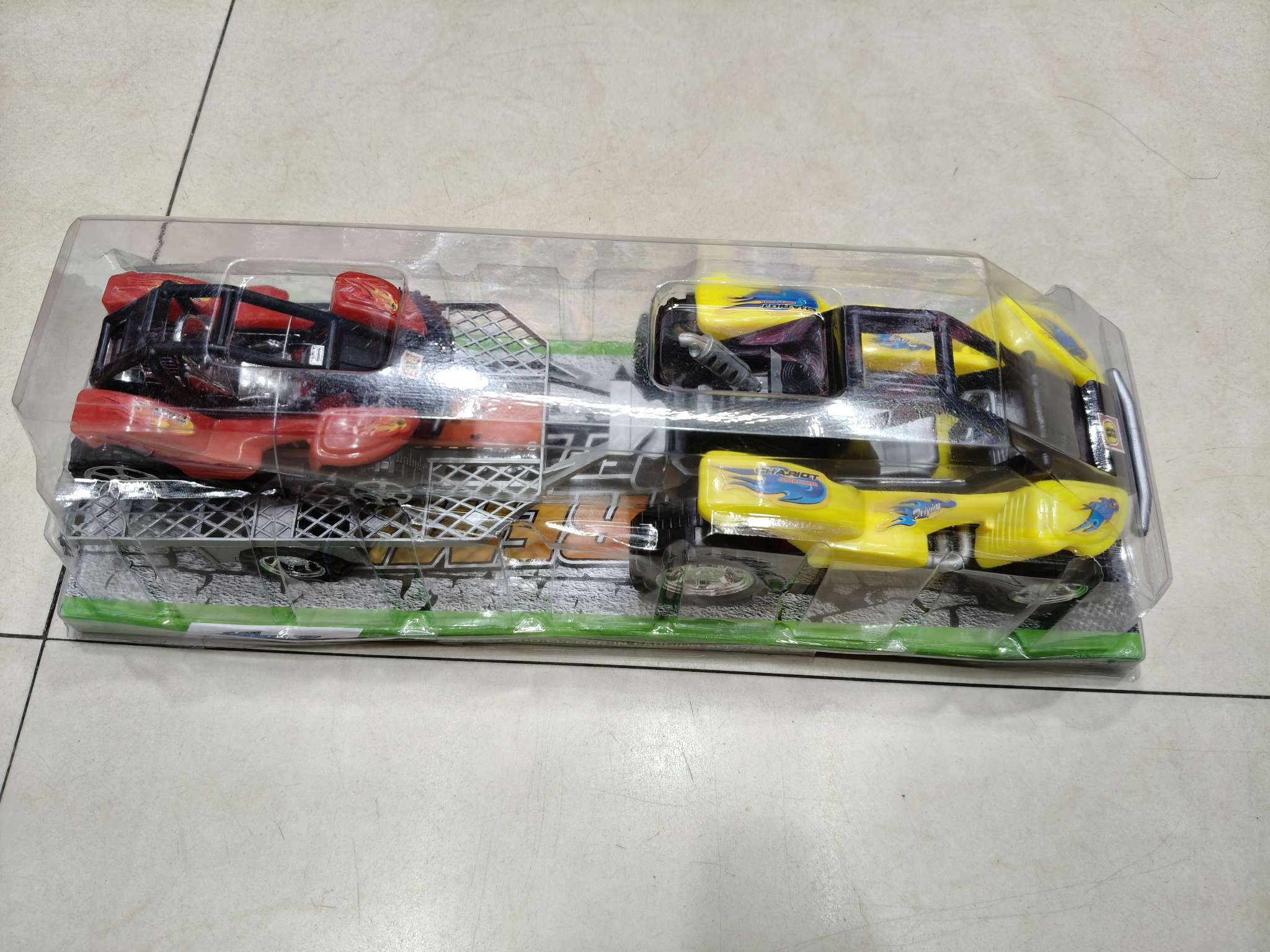 玩具拖车，车身可以脱离，儿童仿真玩具，车子模型，颜色混色，p罩包装，质量好。
