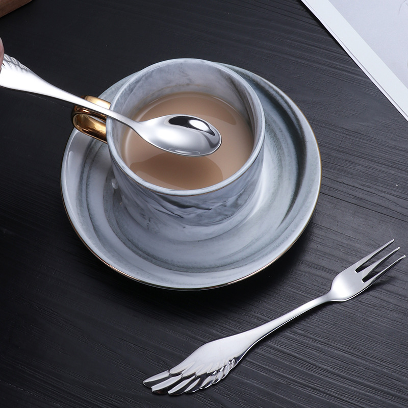 304 stainless steel spoon, ins wing spoon, coffee spoon, golden small fork, dessert three-toothed fork, spoon, small gift Application Scenario