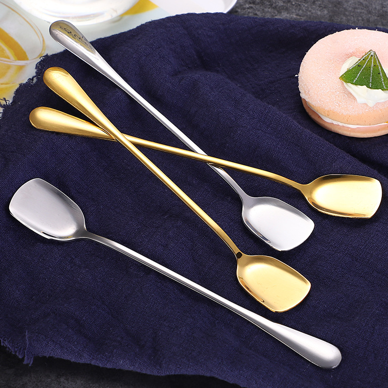 Stainless steel long-handled scoop, creative coffee scoop, ice cream scoop, cake scoop, new ice scoop as a souvenir Application Scenario