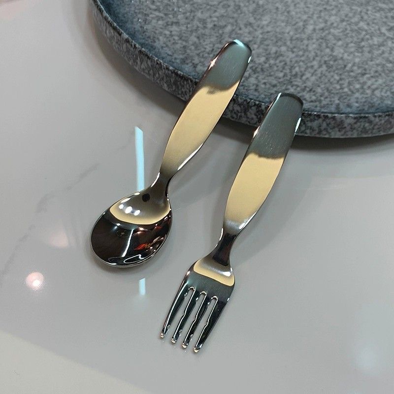 Stainless steel children's spoons and forks, tableware, spoons and forks, baby eating and drinking soup spoons, fruit forks, small spoons, dessert spoons Application Scenario
