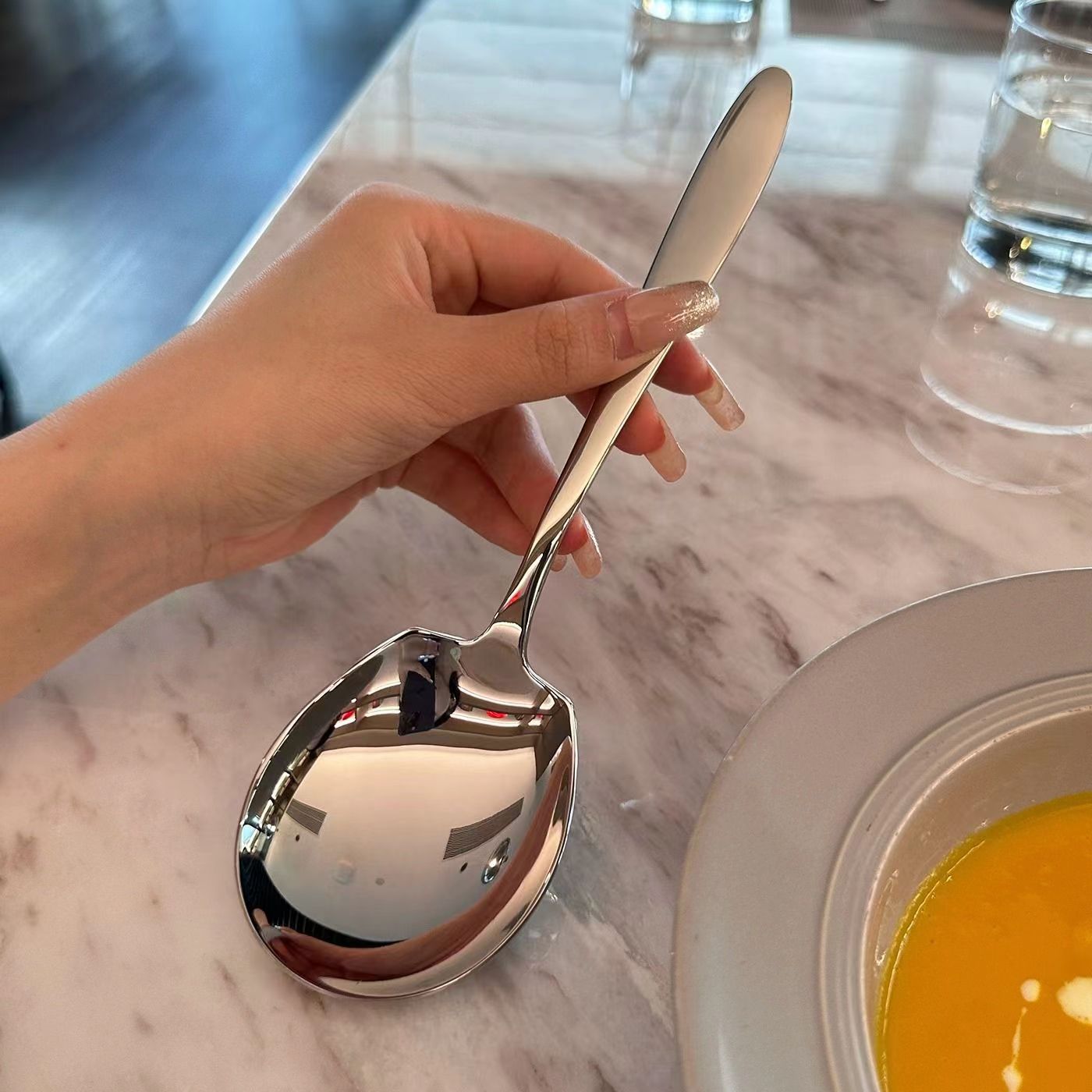 The stainless steel separate spoons for food in restaurants, communal spoons, and long-handled spoons in student dormitories Application Scenario