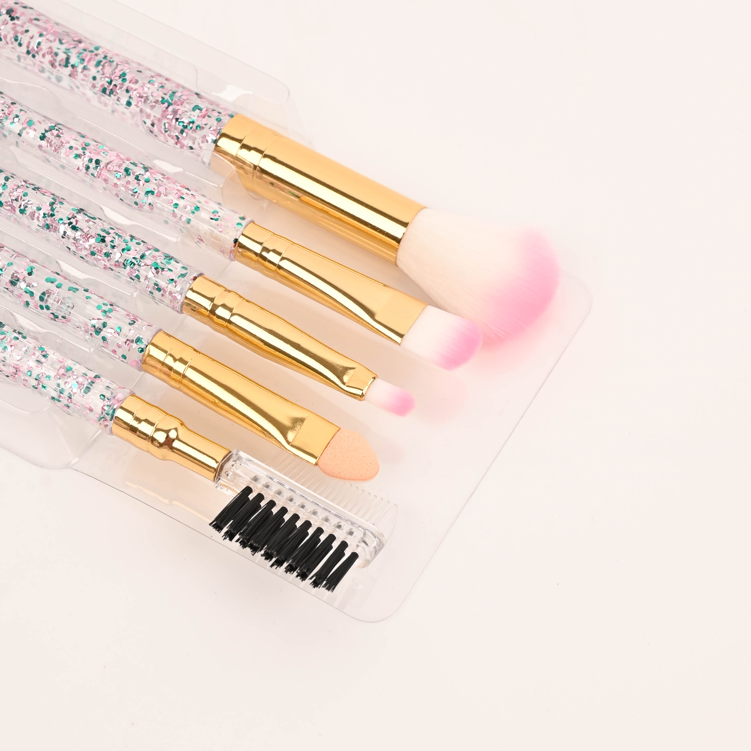 High appearance level soft makeup brushes, blush brushes, eyeshadow brushes, contouring brushes, easy to smudge and not stick to the face, wholesale makeup set brushes Application Scenario