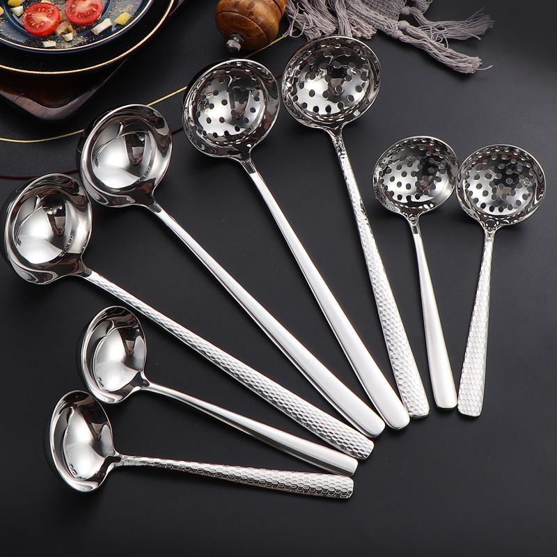 304 stainless steel soup shell, soup spout, bark pattern soup spoon, spout, high-end hotel filter spoon, household long-handled hot pot spoon full figure