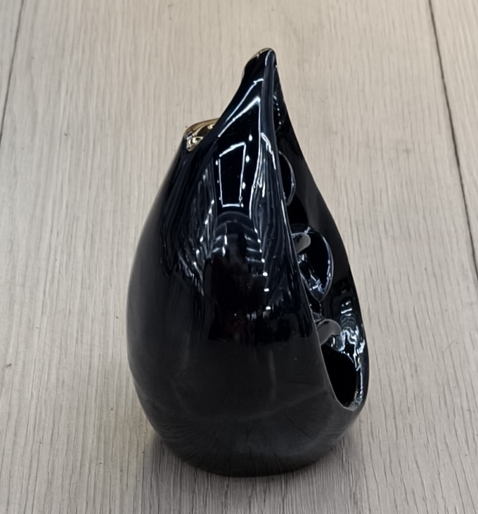 一件蓝黑色陶瓷工艺品礼品倒流香香炉