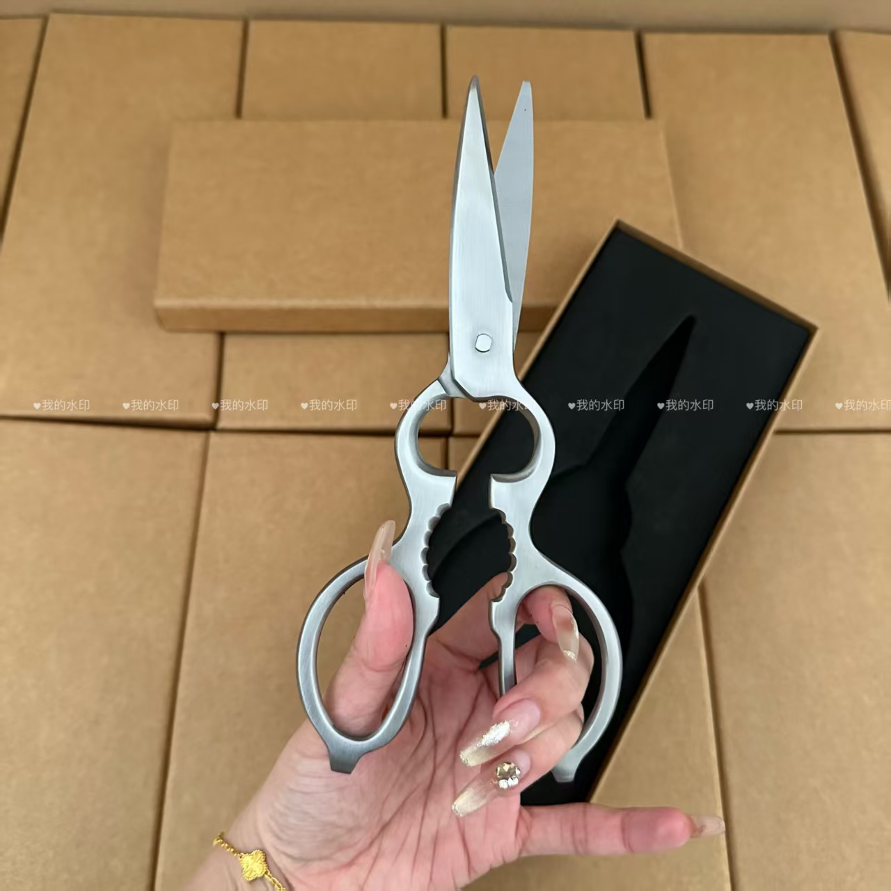 Yinuo Kitchen Household kitchen scissors, all-steel hoist scissors, multi-functional stainless steel scissors, fish-killing, scale-scraping, chicken bone cutting scissors Specification drawing