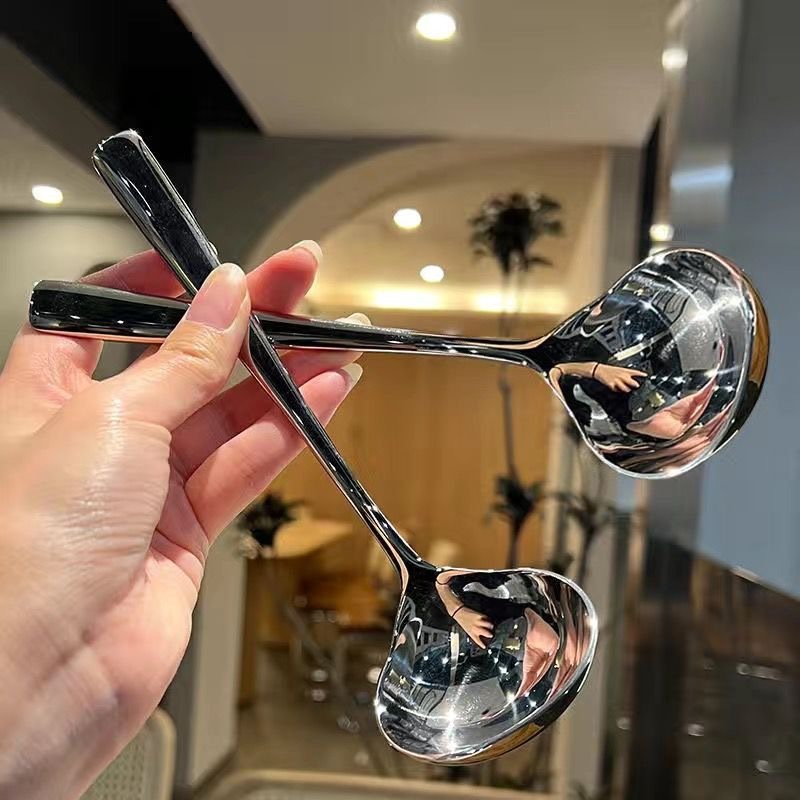 Stainless steel soup spoon, popular Korean-style large-headed spoon, long-handled drinking spoon, large soup shell, soup and porridge spoon, restaurant hot pot spoon full figure