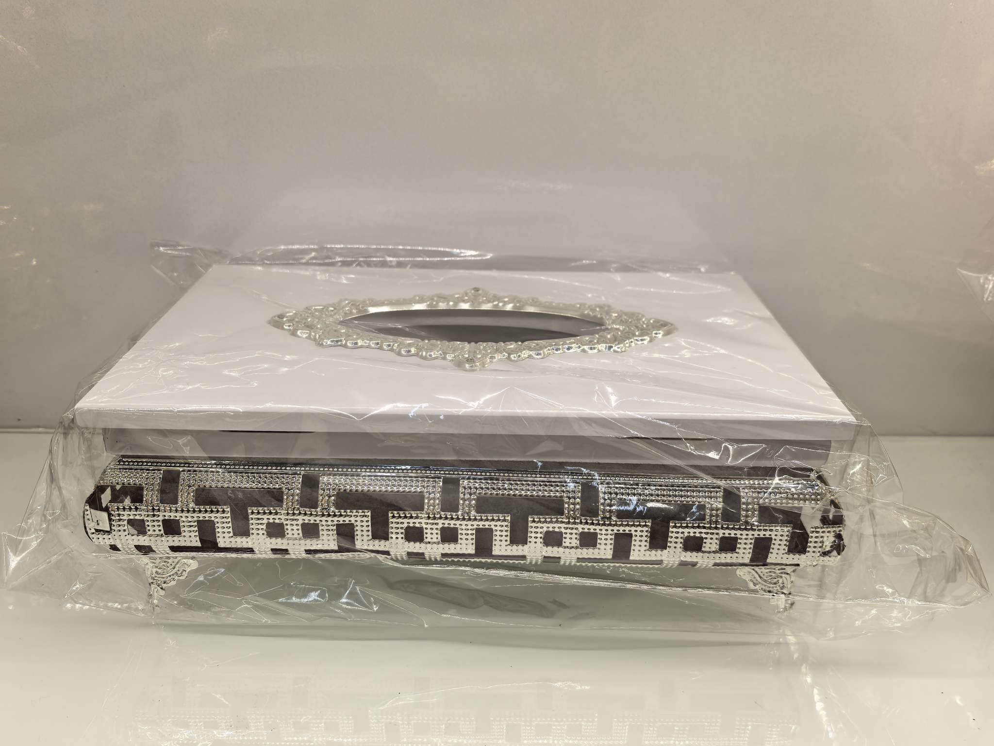 工艺品礼品实木果盒装饰果盘越南零食塑料电镀水晶球碎石金字塔托盘摆件