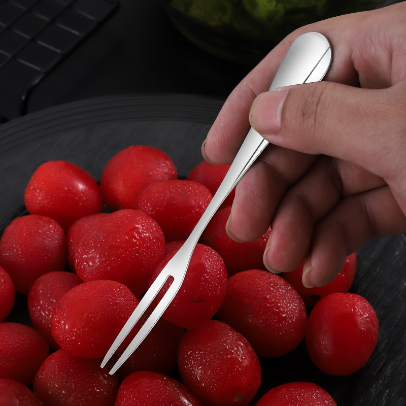 304 stainless steel knife, fork and spoon 1010 series household coffee and dessert spoons and forks hotel steak knives and Western tableware Application Scenario