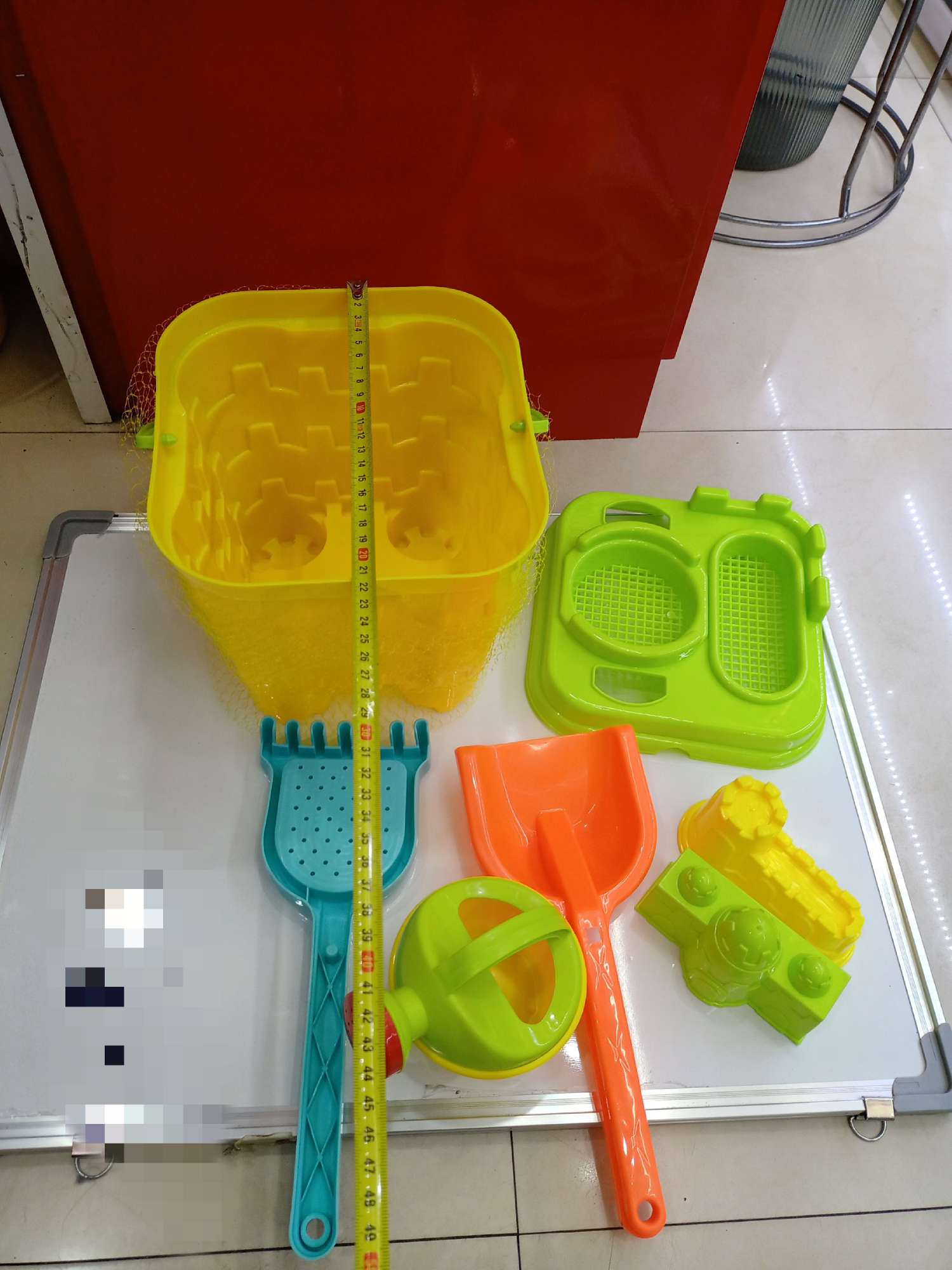 儿童塑料沙滩玩具城堡大桶，型号5869桶，颜色混装，奕雄沙滩玩具。细节图