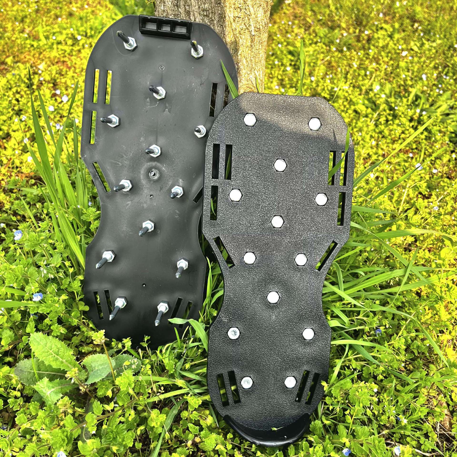 Garden grass cleats, garden cleats, soil loosening shoes, lawn inflatable soil loosening shoes, self-leveling epoxy gardening tools Specification drawing