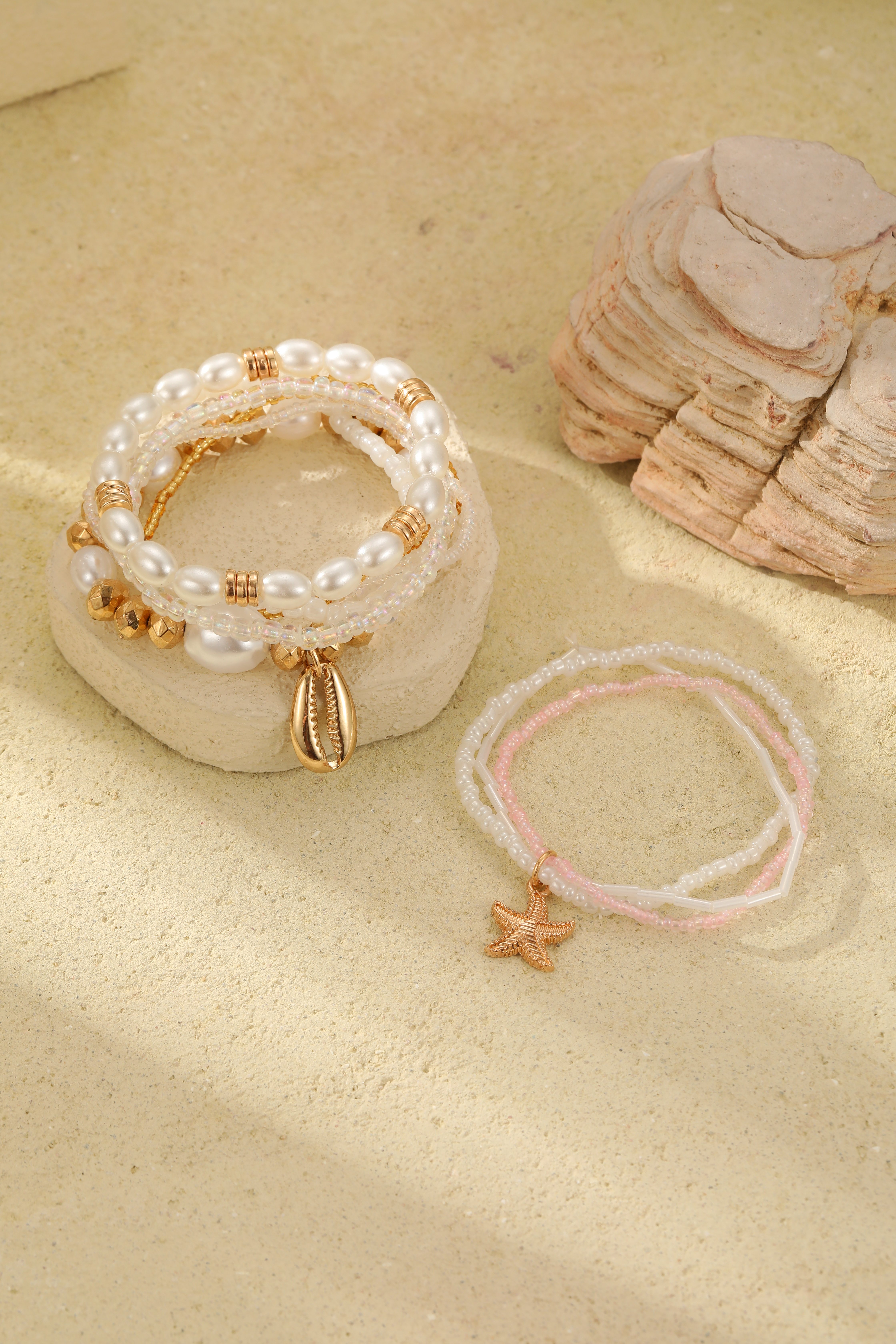 厂家直销跨境爆款水晶米珠手串多种元素合金吊坠贝壳叠戴多层手链                              