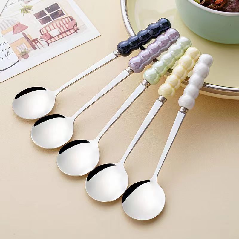 Stainless steel spoon with pearl handle, dessert spoon, light luxury ins-style cake spoon, small stirring spoon, household coffee spoon Application Scenario