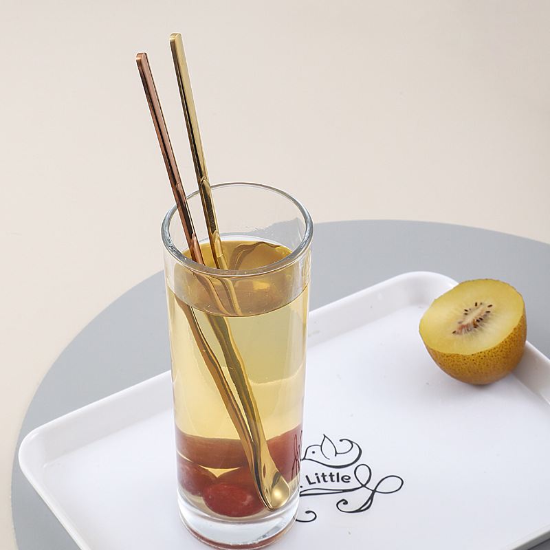 304 stainless steel ice spoon, creative coffee stirring spoon, Korean-style long-handled bar spoon, water drop spoon, cocktail mixing spoon Application Scenario